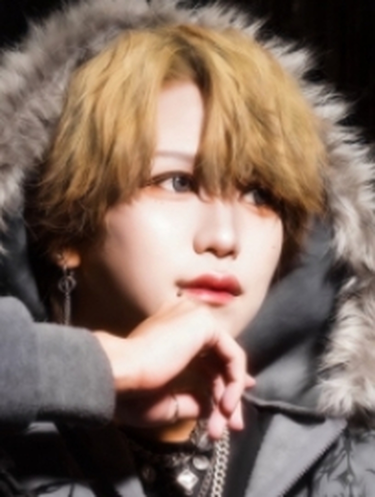 亜琉